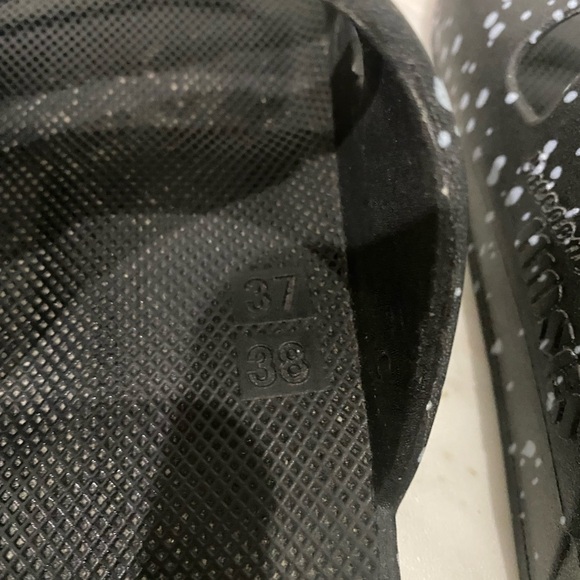 Freedom Moses Women's Black Splatter Two Strap Slides Size 7/8 Casual Sandals - Picture 9 of 15